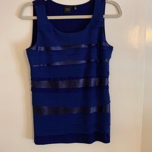 EUC Saks 5th Ave “Black Label” Top Sz S